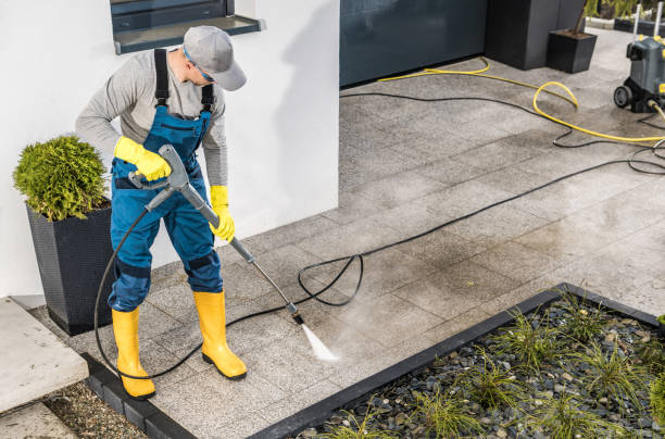 Best Garage Pressure Washing  in Memphis, MI